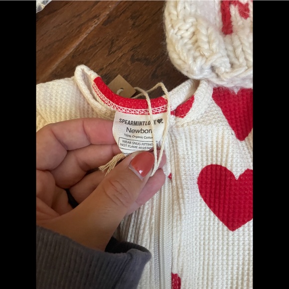 Spearmint valentines sleeper with hat and bow NEW newborn - Picture 2 of 2